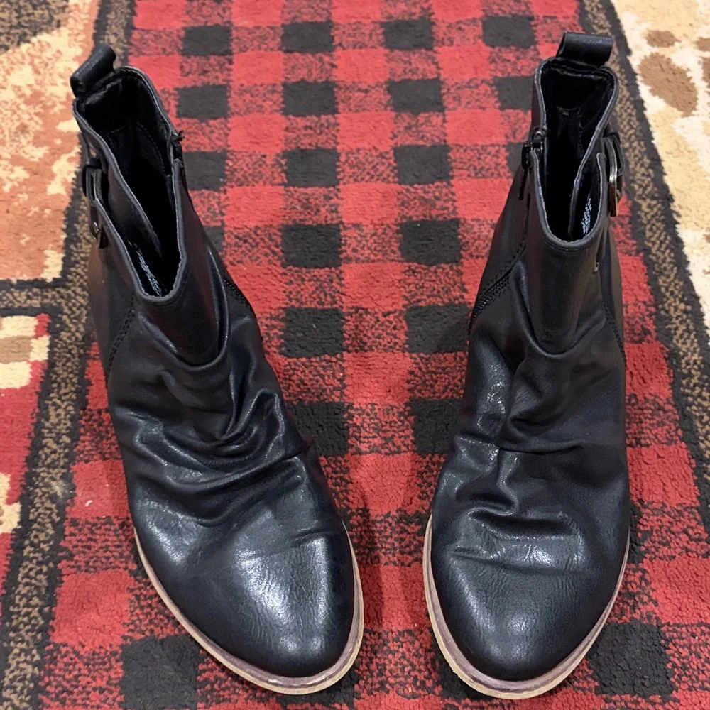 Womens BareTraps ankle booties